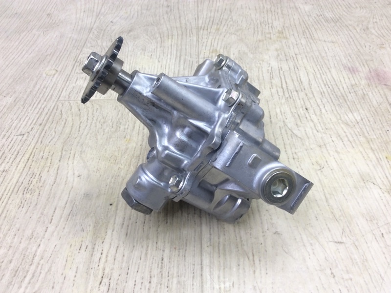 Масляный насос CAMRY 70 17- 2018 GSV70 2.5 A25AFKS Масляный насос CAMRY 70 17- 2018 GSV70 2.5 A25AFKS