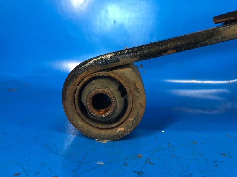 Рессора задняя правая TUNDRA 07-13 2008 4.0 1GRFE