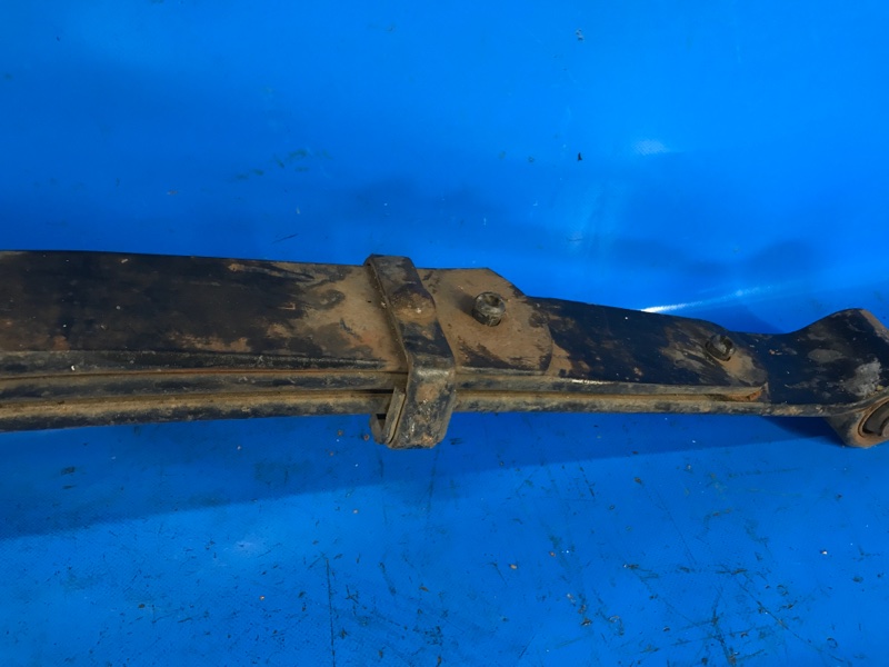 Рессора задняя правая TUNDRA 07-13 2008 4.0 1GRFE