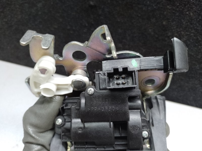 Замок крышки багажника Q5 08-16 2015 8R CPMB 2.0 TFSI