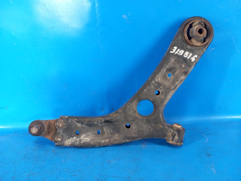 Рычаг передней подвески нижний правый KIA SOUL PS 13-19 2016 1.6 G4FD 54501-B2000 Б/У