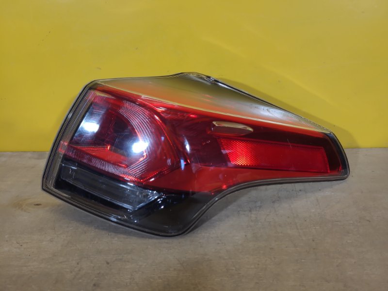 Запчасть фонарь наружный правый TOYOTA RAV4 13-19 8155042201 Б/У Фонарь наружный правый TOYOTA RAV4 13-19 8155042201 Б/У