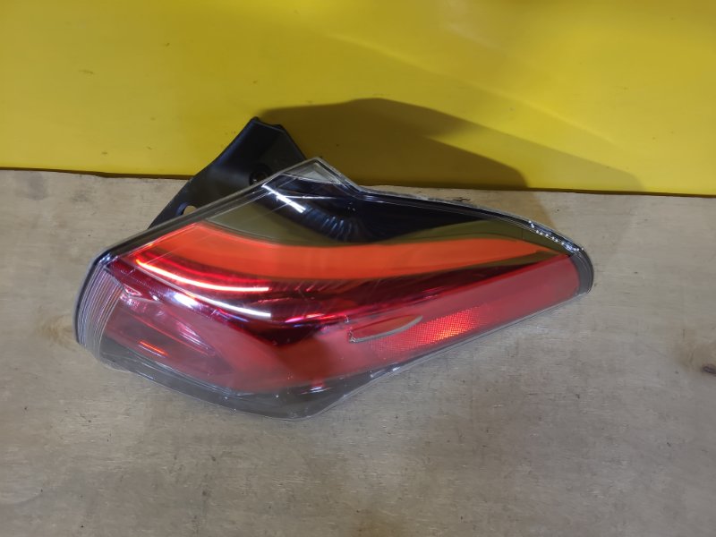 Фонарь наружный правый RAV4 13-19 Фонарь наружный правый RAV4 13-19