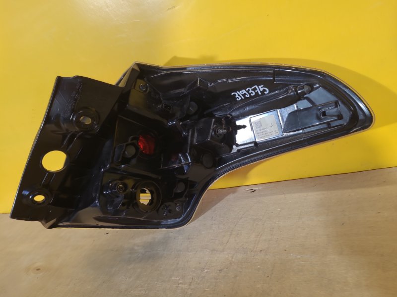 Фонарь наружный левый RAV4 13-19 Фонарь наружный левый RAV4 13-19