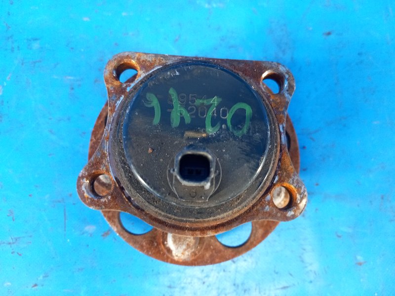 Ступица задняя TOYOTA PRIUS 16- XW50