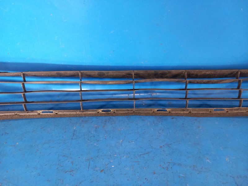 Решетка переднего бампера PRIUS 16- 2017 XW50