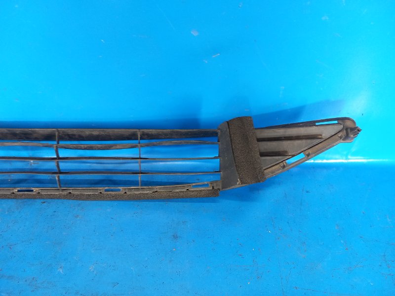 Решетка переднего бампера PRIUS 16- 2017 XW50