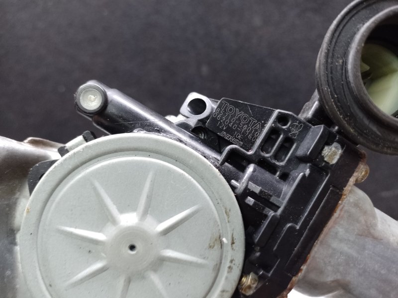 Стеклоподъемник передний правый GX470 02-09 2003 UZJ120L 4.7 2UZFE Стеклоподъемник передний правый GX470 02-09 2003 UZJ120L 4.7 2UZFE