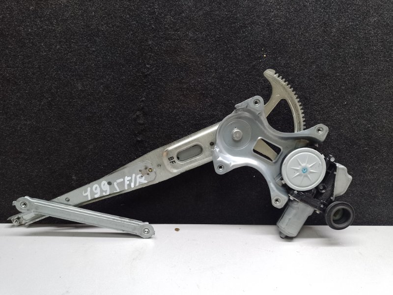 Стеклоподъемник передний правый PRIUS - 30 09-17 2013 1.8 2ZRFXE