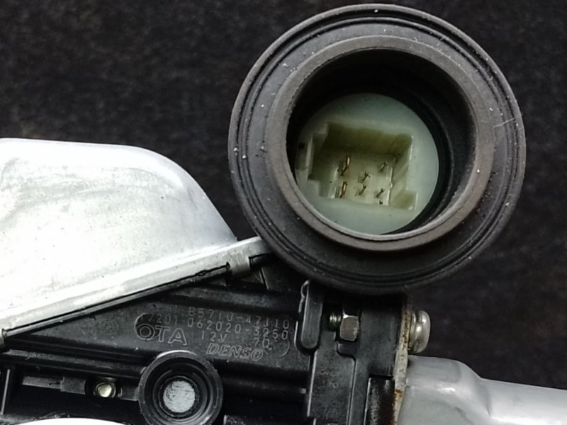 Стеклоподъемник передний правый TOYOTA PRIUS - 30 09-17 1.8 2ZRFXE