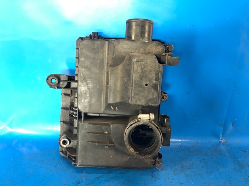 Корпус воздушного фильтра PRIUS - 20 03-11 2006 1NZ-FXE 1.5L