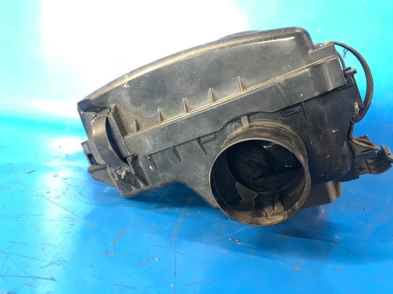 Корпус воздушного фильтра TOYOTA PRIUS - 20 03-11 1NZ-FXE 1.5L