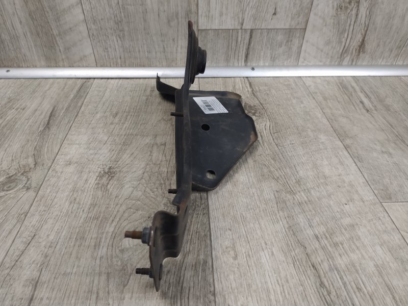 Крепление балки подвески правое G25/G35/G37/Q40 06-14 Крепление балки подвески правое G25/G35/G37/Q40 06-14