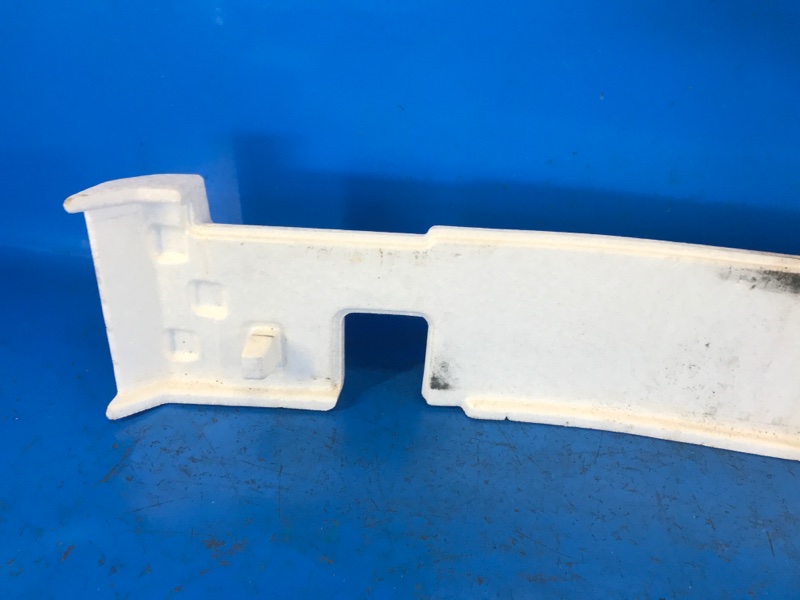 Наполнитель бампера передний PRIUS PLUS 11-14 2013 ZVW41L 1.8 2ZRFXE