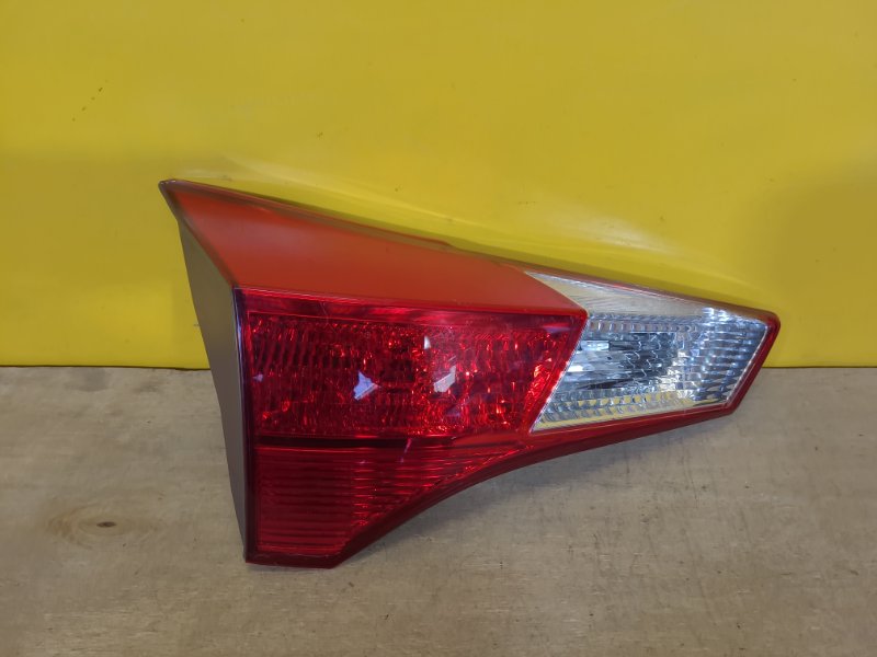 Запчасть фонарь внутренний левый TOYOTA RAV4 13-19 8159342010 Б/У Фонарь внутренний левый TOYOTA RAV4 13-19 8159342010 Б/У