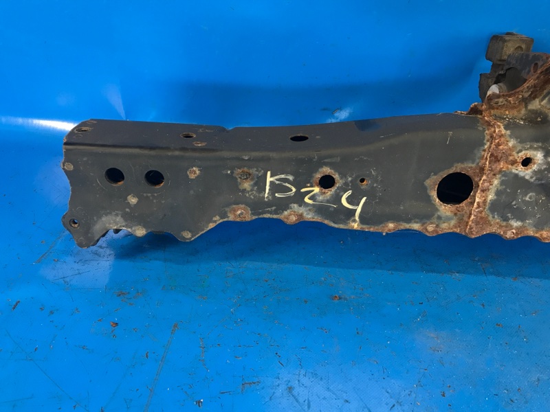 Балка под радиатор PRIUS PLUS 11-14 2013 ZVW41L 1.8 2ZRFXE