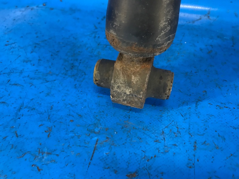 Амортизатор задний PRIUS PLUS 11-14 2013 ZVW41L 1.8 2ZRFXE Амортизатор задний PRIUS PLUS 11-14 2013 ZVW41L 1.8 2ZRFXE