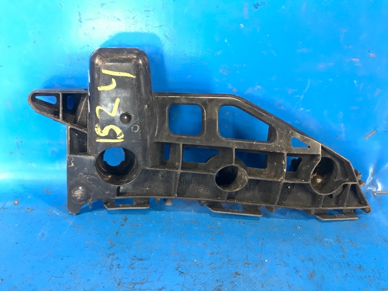 Кронштейн переднего бампера (на крыле) правый TOYOTA PRIUS PLUS 11-14 2013 ZVW41L 1.8 2ZRFXE 5211547030 Б/У