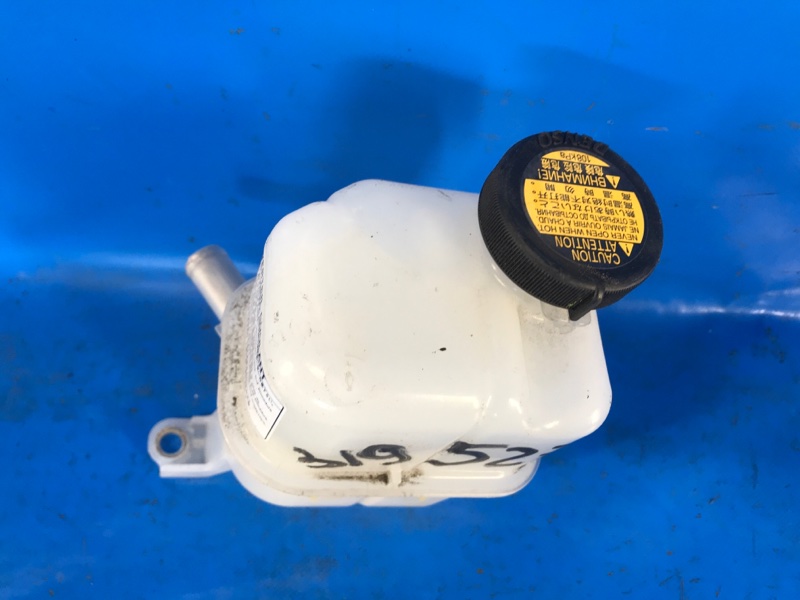 Расширительный бачок инвертора PRIUS PLUS 11-14 2013 ZVW41L 1.8 2ZRFXE