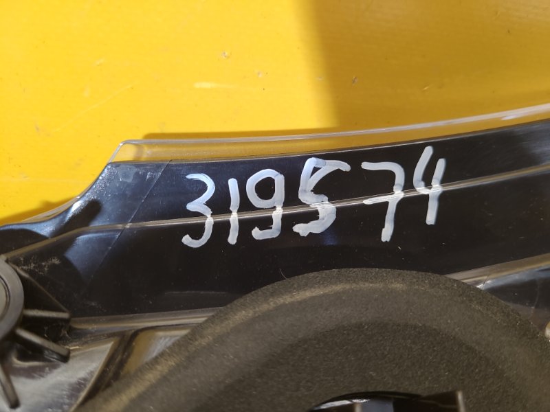 Фонарь внутренний левый RAV4 13-19 Фонарь внутренний левый RAV4 13-19