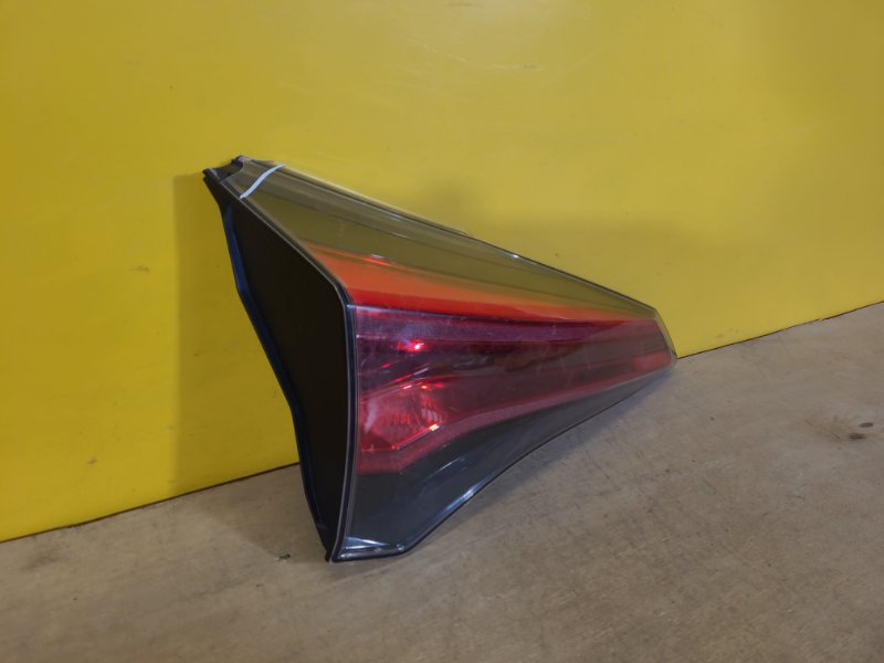 Фонарь внутренний левый RAV4 13-19 Фонарь внутренний левый RAV4 13-19