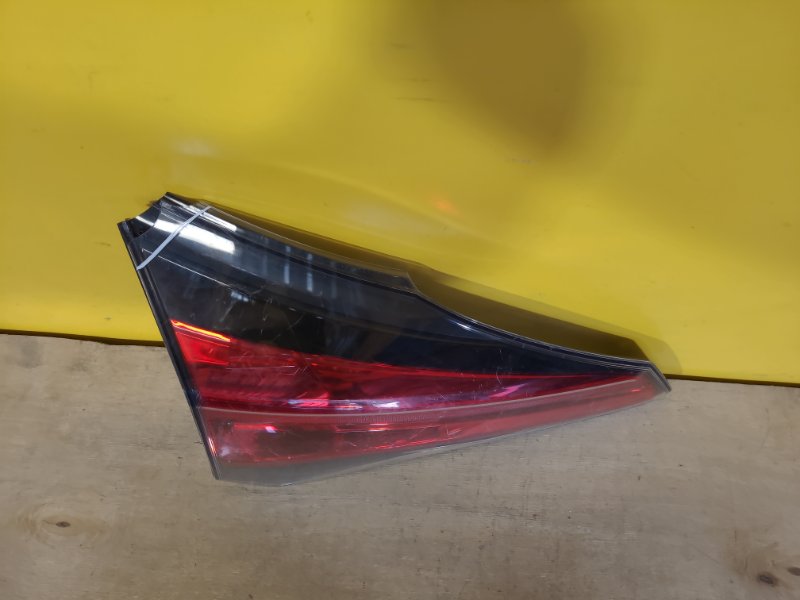 Фонарь внутренний левый RAV4 13-19 Фонарь внутренний левый RAV4 13-19