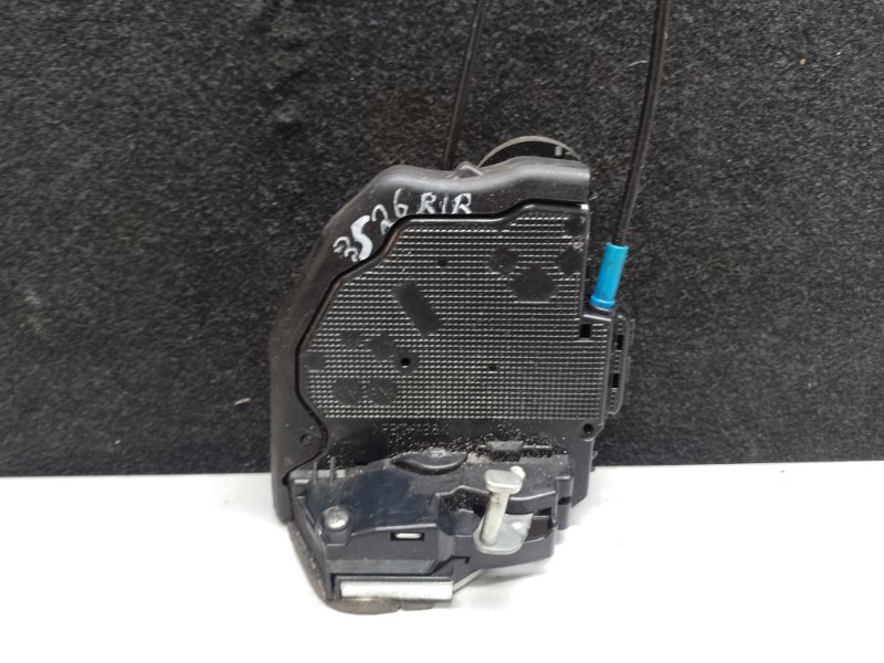 Замок двери задний правый PRIUS C/AQUA 11-14 2013 NHP10L 1NZ-FXE 1.5L Замок двери задний правый PRIUS C/AQUA 11-14 2013 NHP10L 1NZ-FXE 1.5L