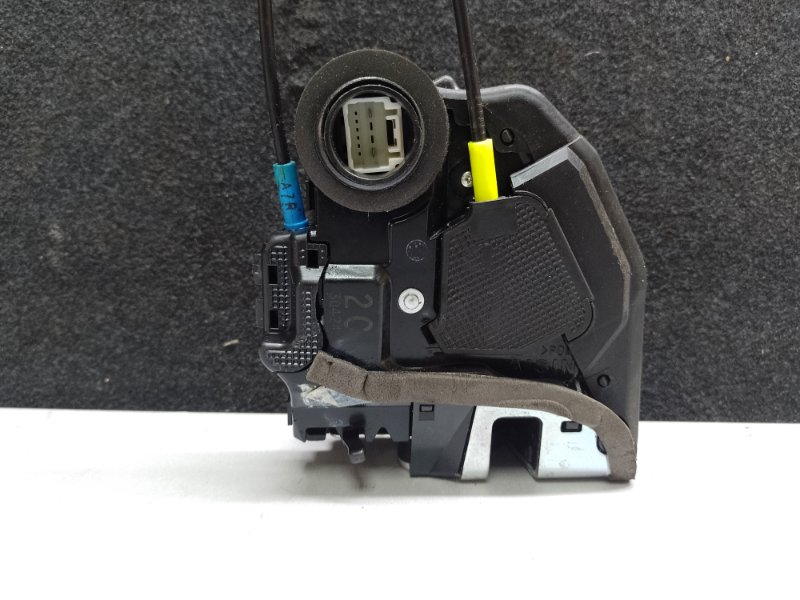 Замок двери задний правый TOYOTA PRIUS C/AQUA 11-14 NHP10L 1NZ-FXE 1.5L Замок двери задний правый TOYOTA PRIUS C/AQUA 11-14 NHP10L 1NZ-FXE 1.5L