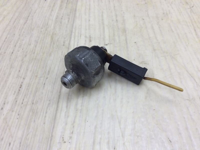 Датчик давления масла ДВС MITSUBISHI GALANT 93-97 6A12 MD138993 Б/У