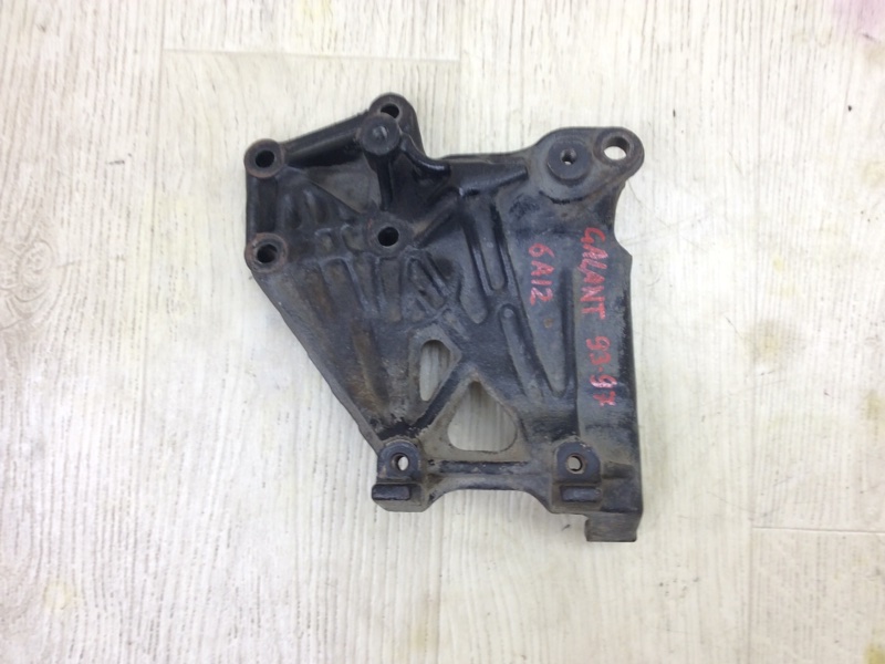 Кронштейн компрессора кондиционера GALANT 93-97 6A12