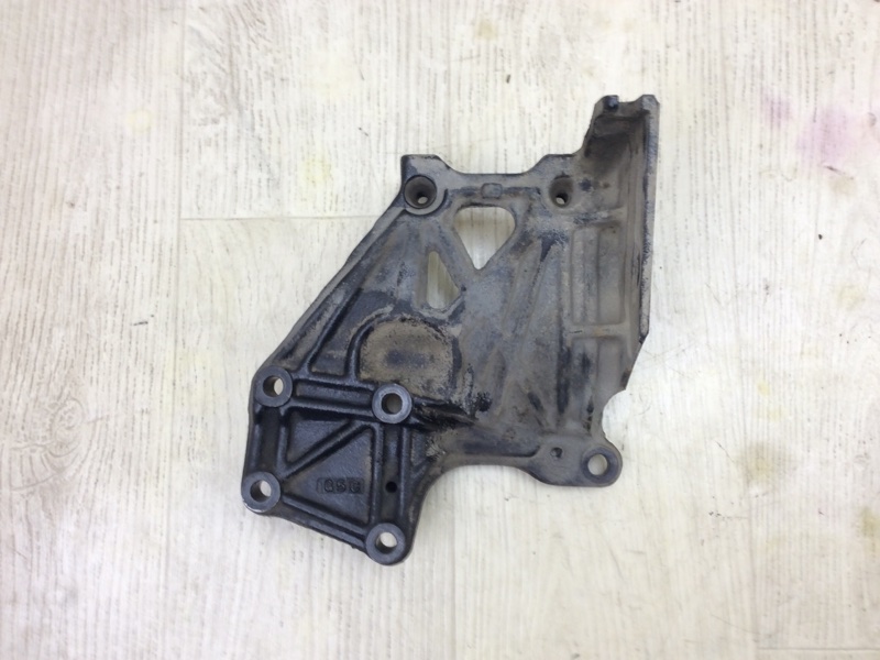 Кронштейн компрессора кондиционера MITSUBISHI GALANT 93-97 6A12