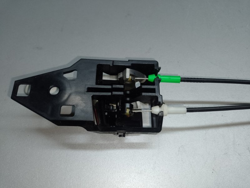 Замок двери задний правый PRIUS - 30 09-17 2011 XW30 1.8 2ZRFXE