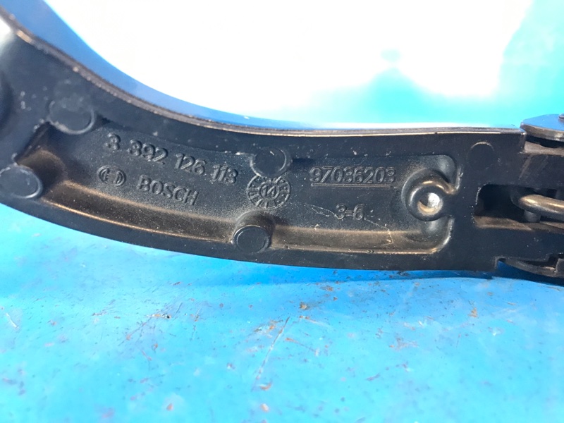 Поводок стеклоочистителя передний правый A3 (8V) 12–17 2015 CNTC 2.0