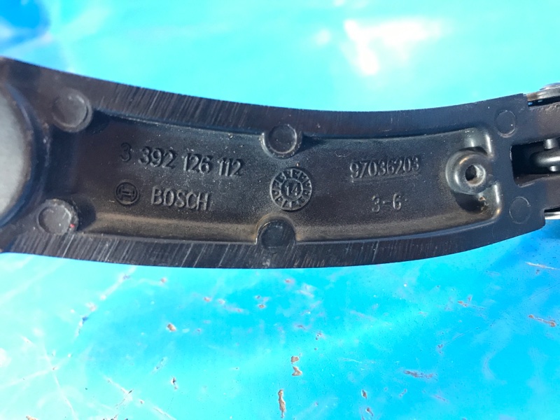 Поводок стеклоочистителя передний левый A3 (8V) 12–17 2015 CNTC 2.0