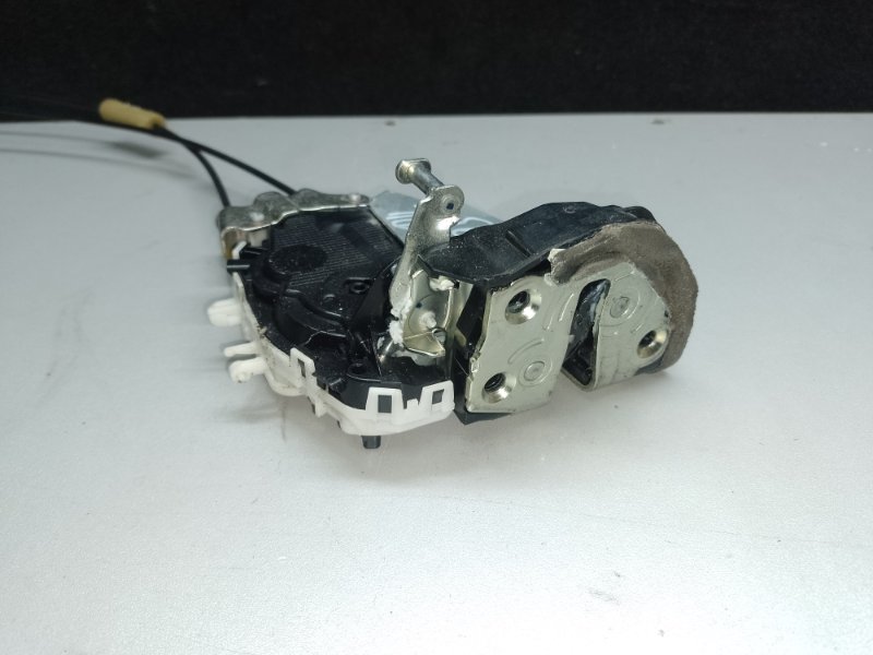 Запчасть замок двери задний левый TOYOTA PRIUS - 30 09-17 2013 1.8 2ZRFXE 69060-47090 Б/У Замок двери задний левый TOYOTA PRIUS - 30 09-17 2013 1.8 2ZRFXE 69060-47090 Б/У