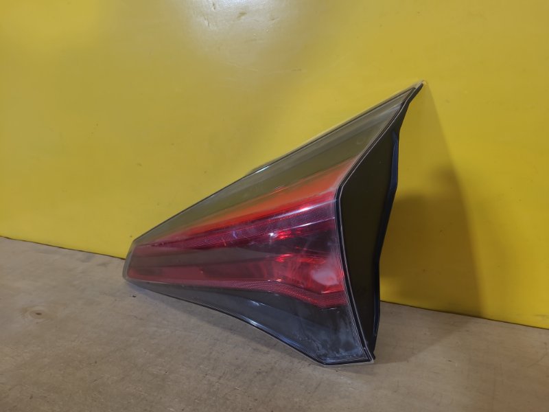 Фонарь внутренний правый TOYOTA RAV4 13-19 Фонарь внутренний правый TOYOTA RAV4 13-19