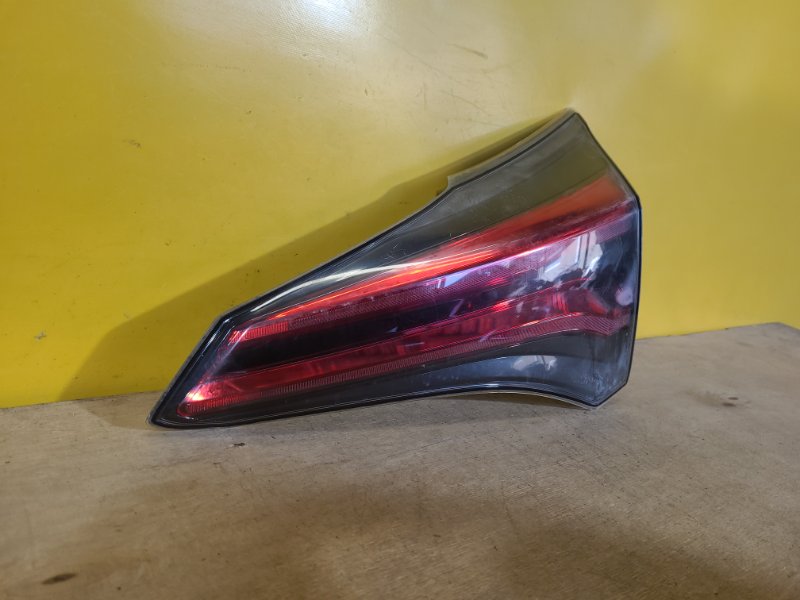 Фонарь внутренний правый RAV4 13-19 Фонарь внутренний правый RAV4 13-19