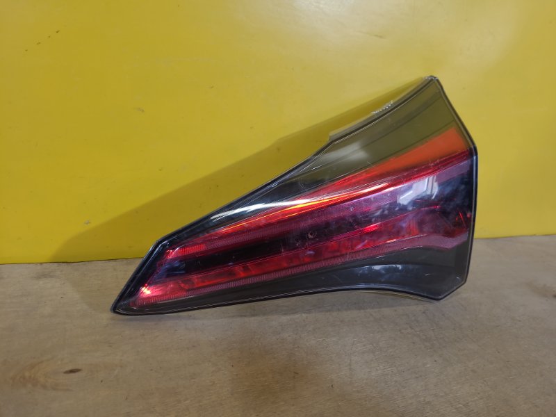 Фонарь внутренний правый RAV4 13-19 Фонарь внутренний правый RAV4 13-19