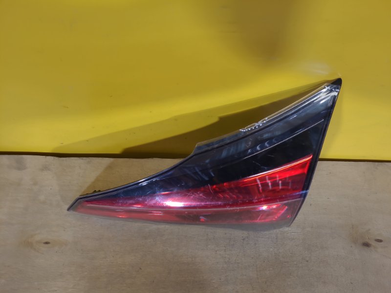 Фонарь внутренний правый RAV4 13-19 Фонарь внутренний правый RAV4 13-19