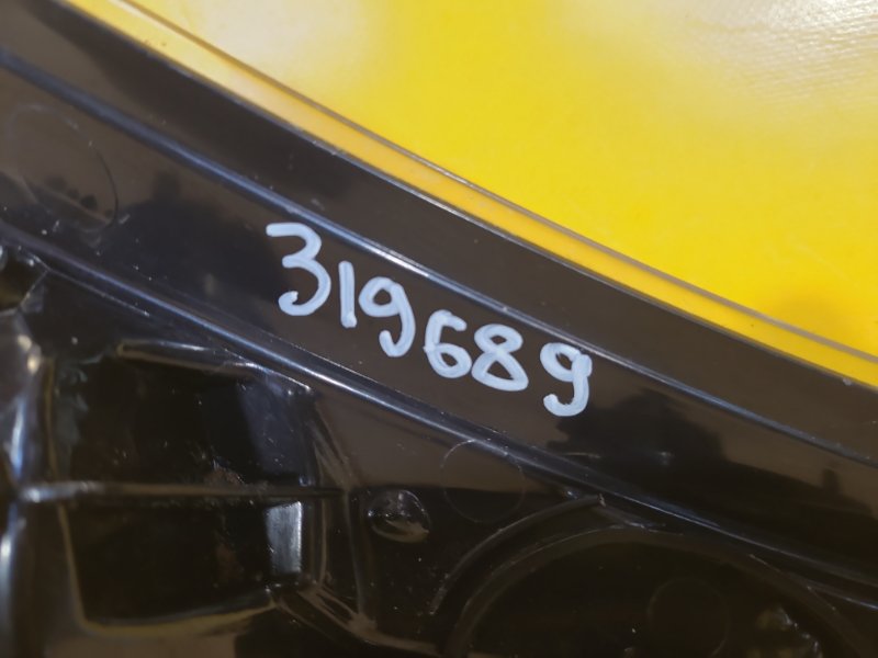 Фонарь внутренний правый RAV4 13-19 Фонарь внутренний правый RAV4 13-19