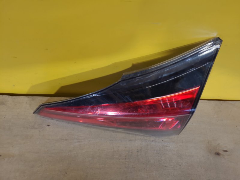 Фонарь внутренний правый RAV4 13-19 Фонарь внутренний правый RAV4 13-19