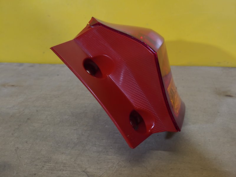 Фонарь наружный правый AURIS 13-18 Фонарь наружный правый AURIS 13-18