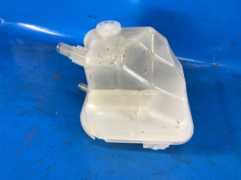 Бачок расширительный TOYOTA PRIUS 16- 1.8 2ZRFXE Бачок расширительный TOYOTA PRIUS 16- 1.8 2ZRFXE