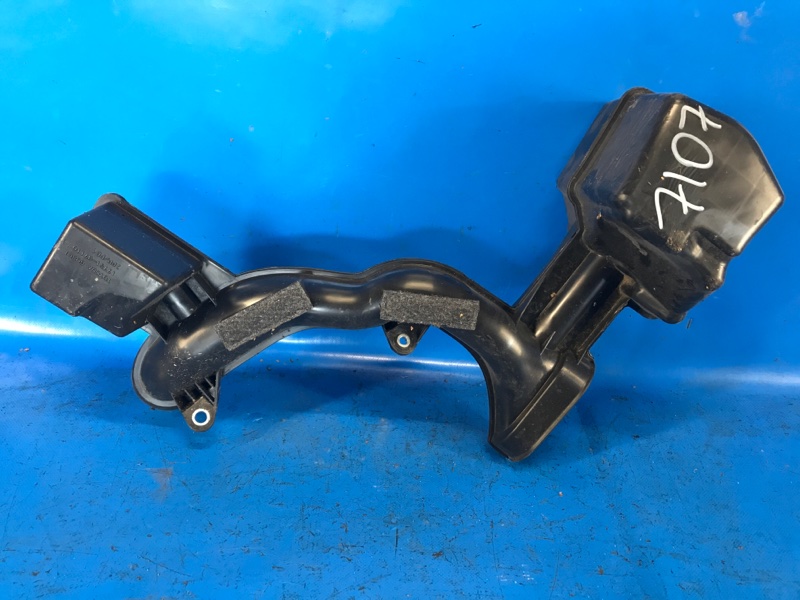 Резонатор воздушного фильтра TOYOTA PRIUS 16- 1.8 2ZRFXE