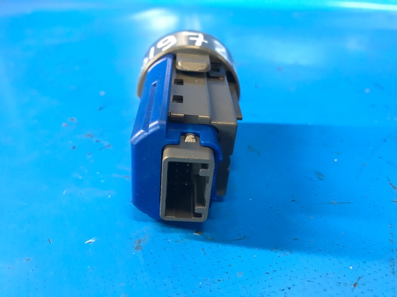 Кнопка старт-стоп PRIUS 16- 2016 1.8 2ZRFXE