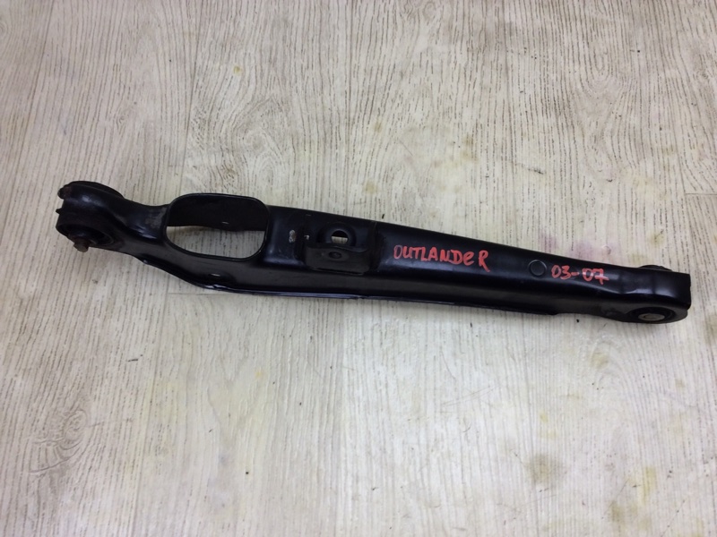 Рычаг задней подвески поперечный MITSUBISHI OUTLANDER 03-07 4113A001 Б/У