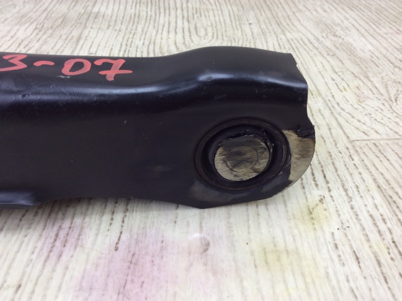 Рычаг задней подвески поперечный MITSUBISHI OUTLANDER 03-07