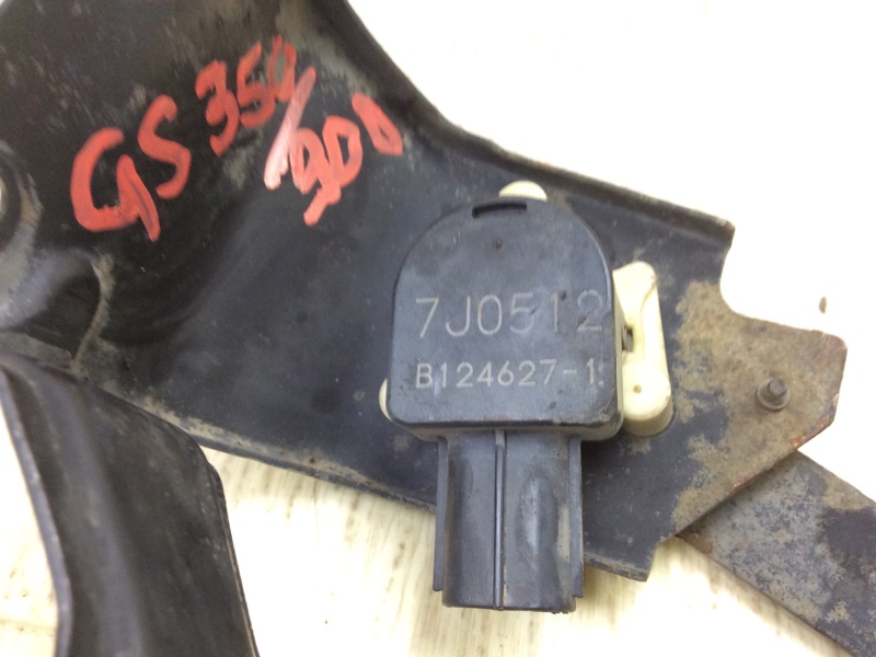 Датчик положения кузова задний GS350 GS300 05-11
