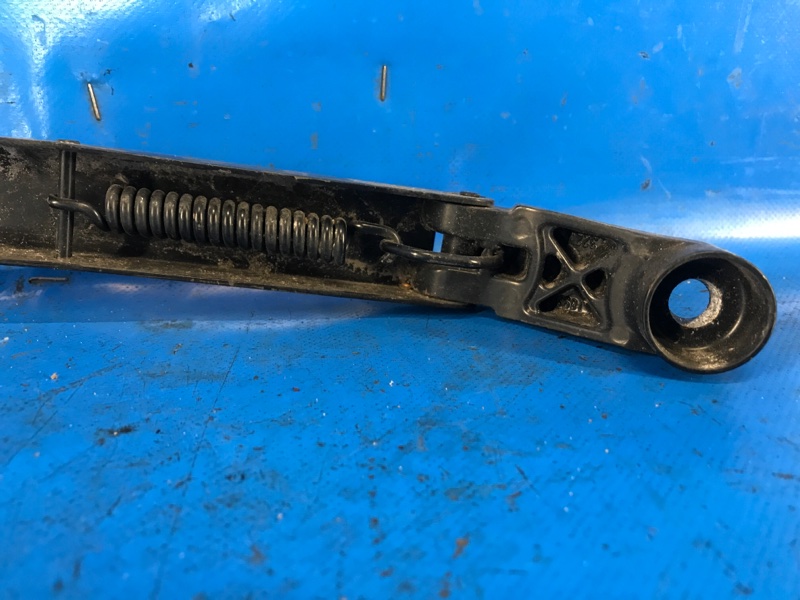 Поводок стеклоочистителя передний правый IS250/350 05-13 2009 GSE21L 3.5 2GR-FSE