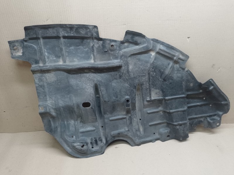 Защита двигателя правая CAMRY 55 14-17 2015 ASV50 2.5 2ARFE